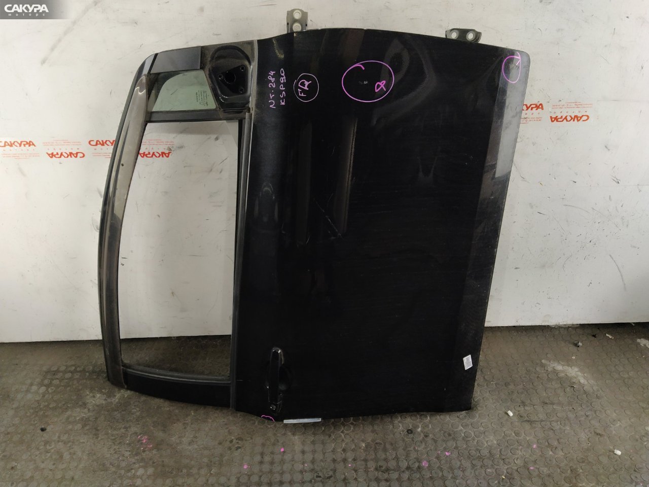 Дверь боковая передняя правая Toyota Vitz KSP90 1KR-FE: купить в Сакура Красноярск.