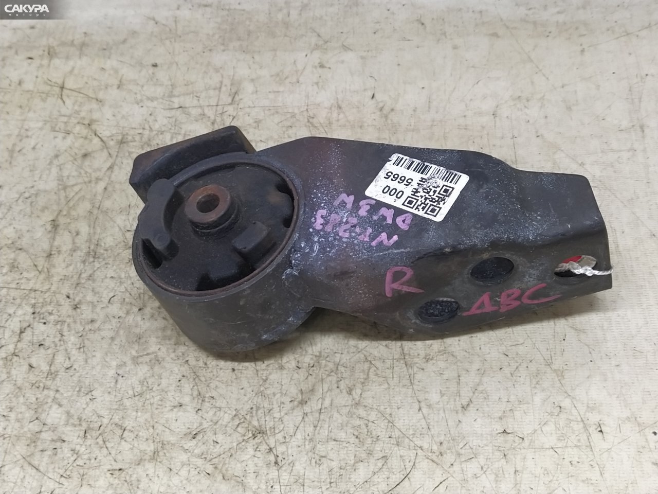Подушка двигателя правая Mazda Demio DW3W B3-ME: купить в Сакура Красноярск.