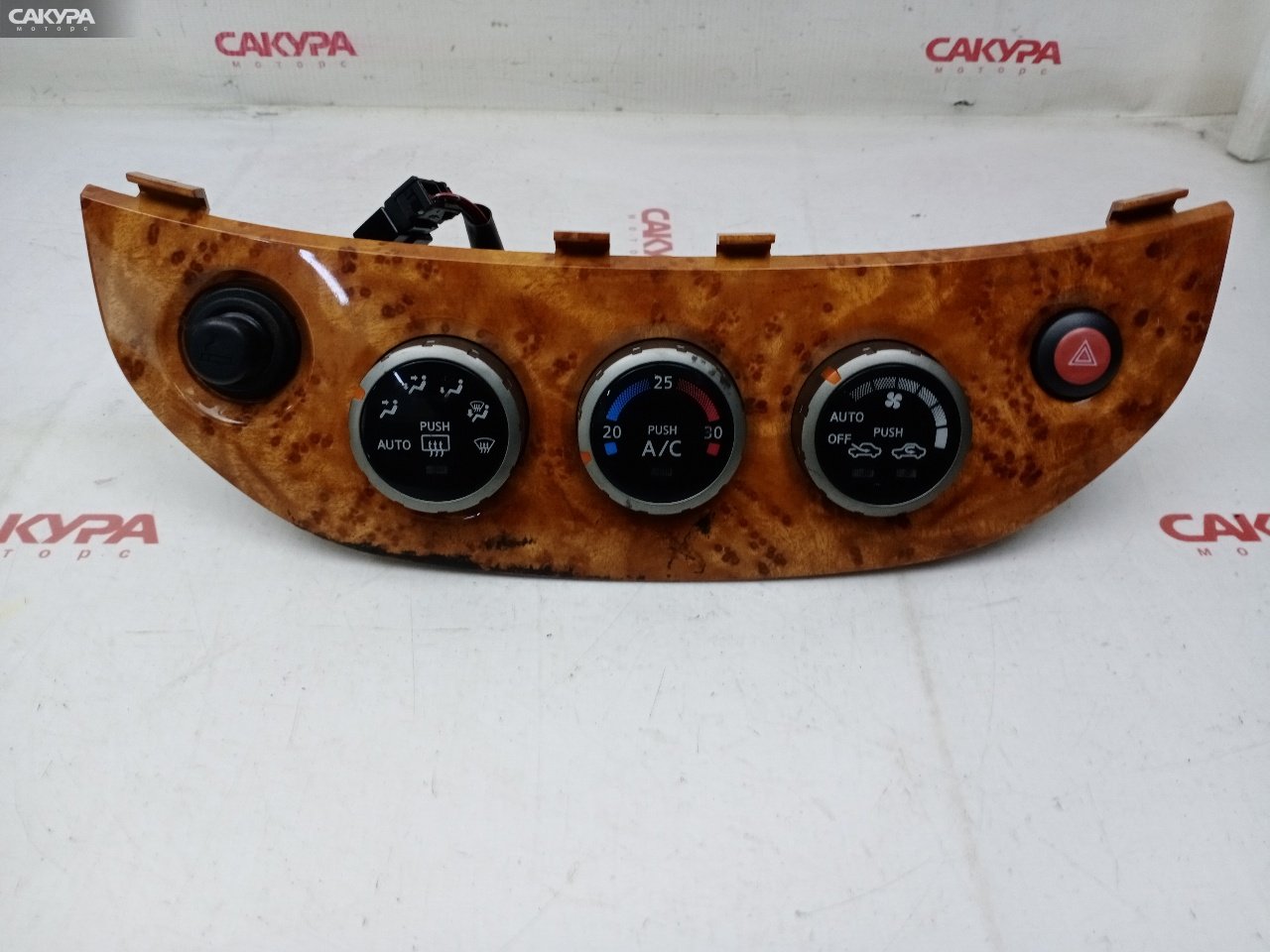 Блок управления климат-контролем Nissan Serena TC24 QR20DE: купить в Сакура Красноярск.