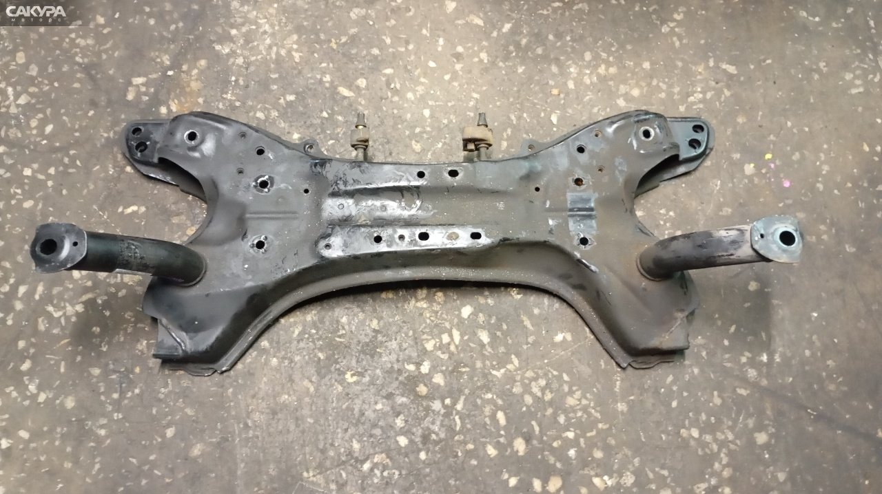 Балка поперечная передняя Toyota Vitz SCP10 1SZ-FE: купить в Сакура Красноярск.