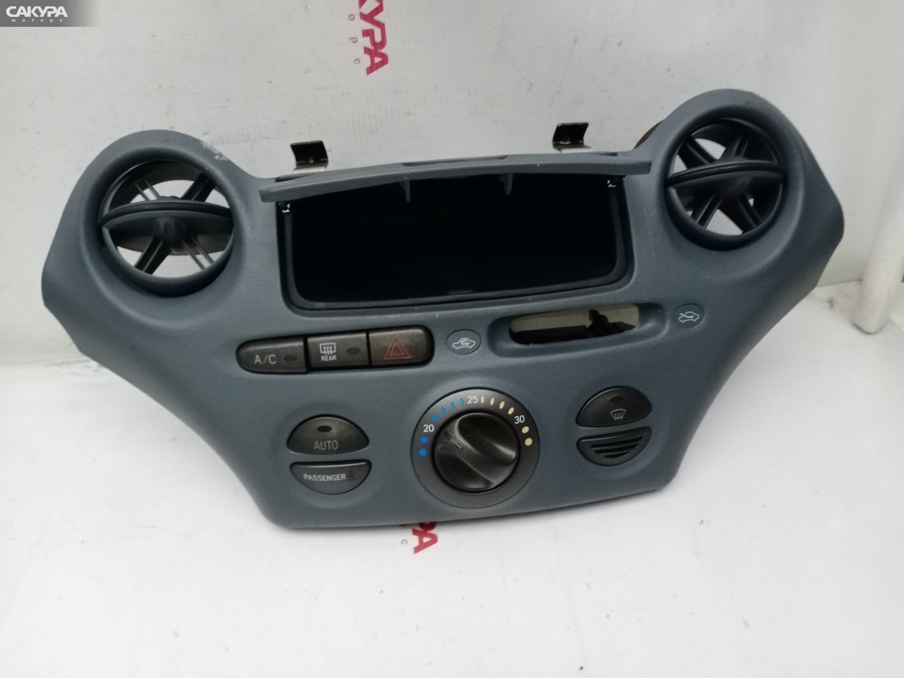 Блок управления климат-контролем Toyota Vitz SCP10 1SZ-FE: купить в Сакура Красноярск.