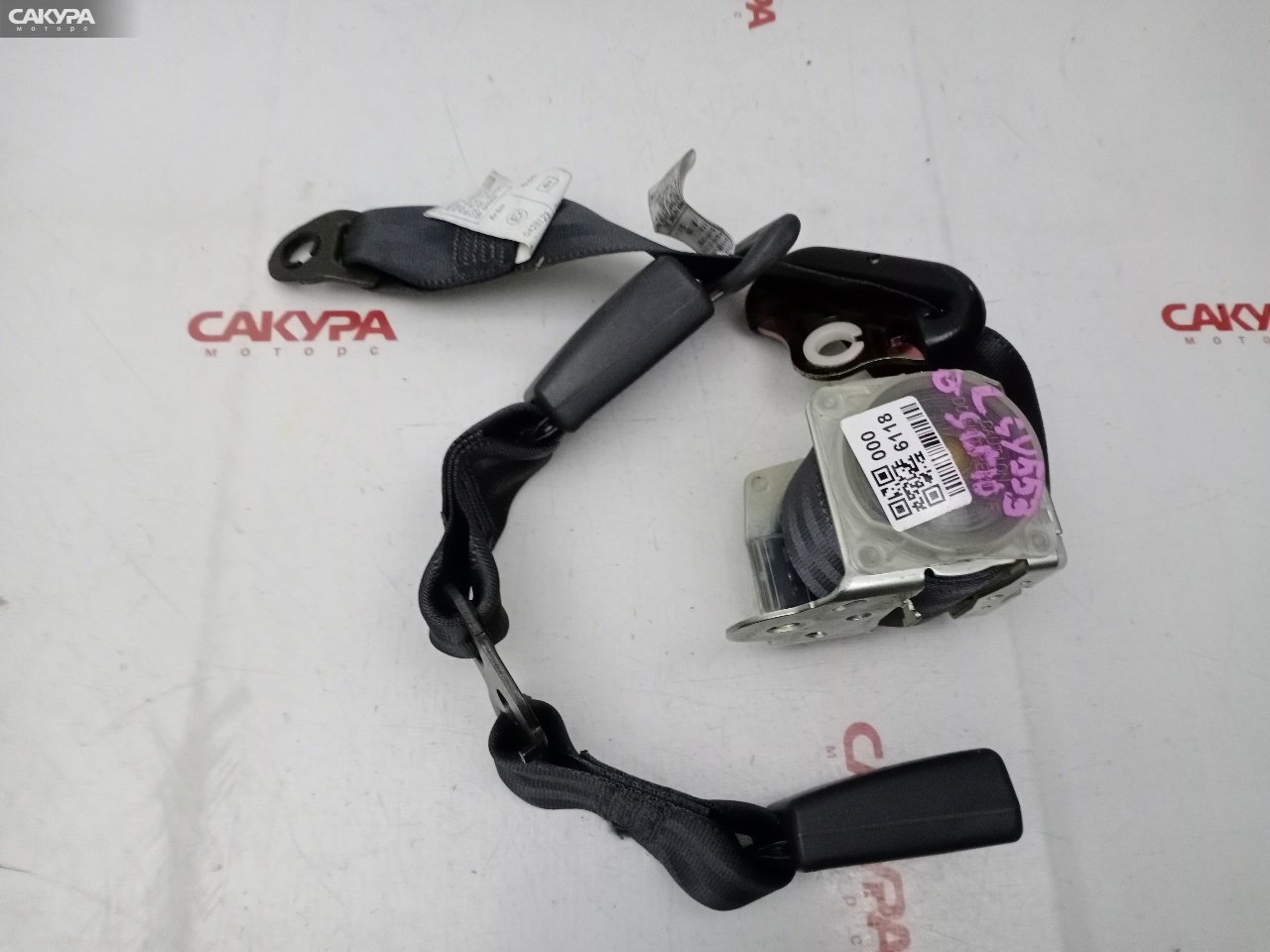 Ремень безопасности задний левый Toyota Vitz SCP10 1SZ-FE: купить в Сакура Красноярск.