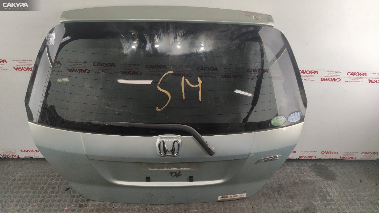 Дверь багажника Honda FIT GD1 L13A: купить в Сакура Красноярск.