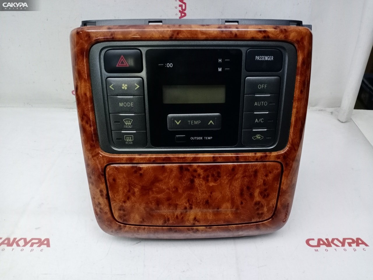 Блок управления климат-контролем Toyota Gaia ACM10G 1AZ-FSE: купить в Сакура Красноярск.