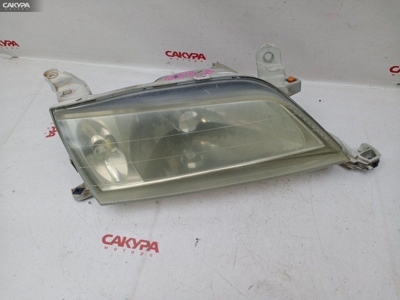 Фара правая Toyota Carina AT212 5A-FE 20-402: купить в Сакура Красноярск.