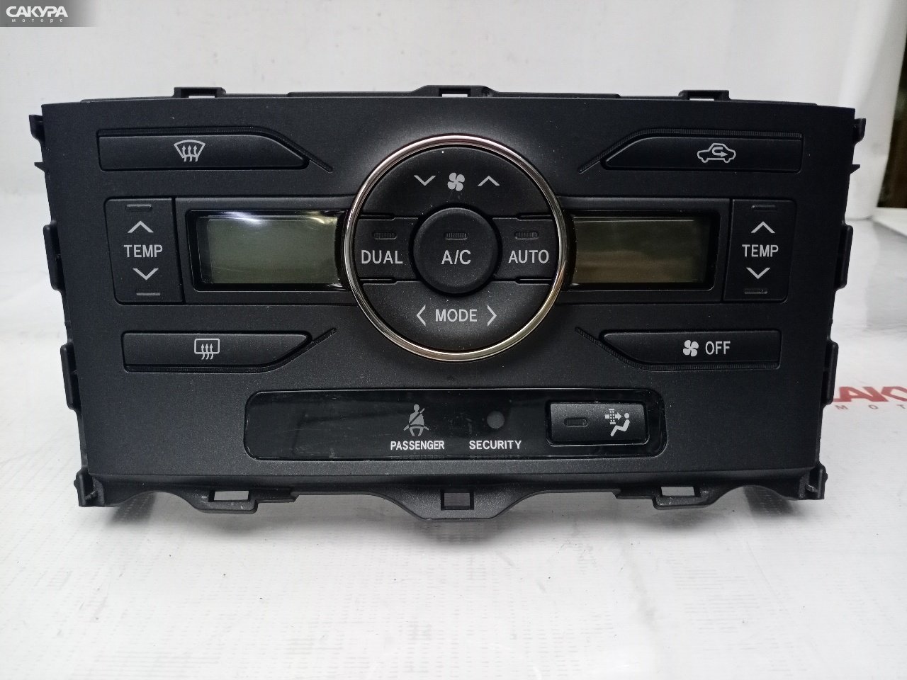 Блок управления климат-контролем Toyota Auris NZE154 1NZ-FE: купить в Сакура Красноярск.