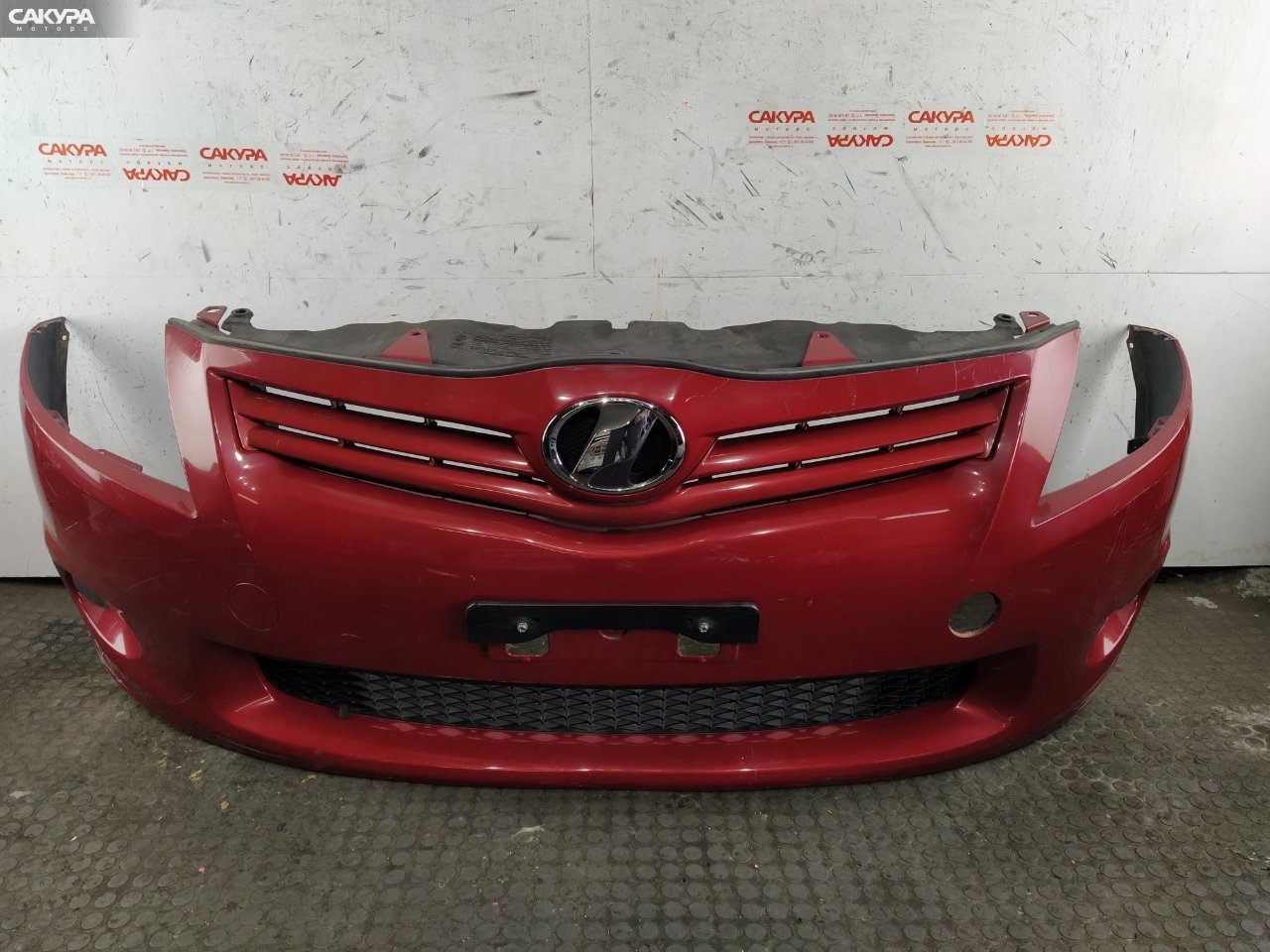 Бампер передний Toyota Auris NZE154 1NZ-FE: купить в Сакура Красноярск.