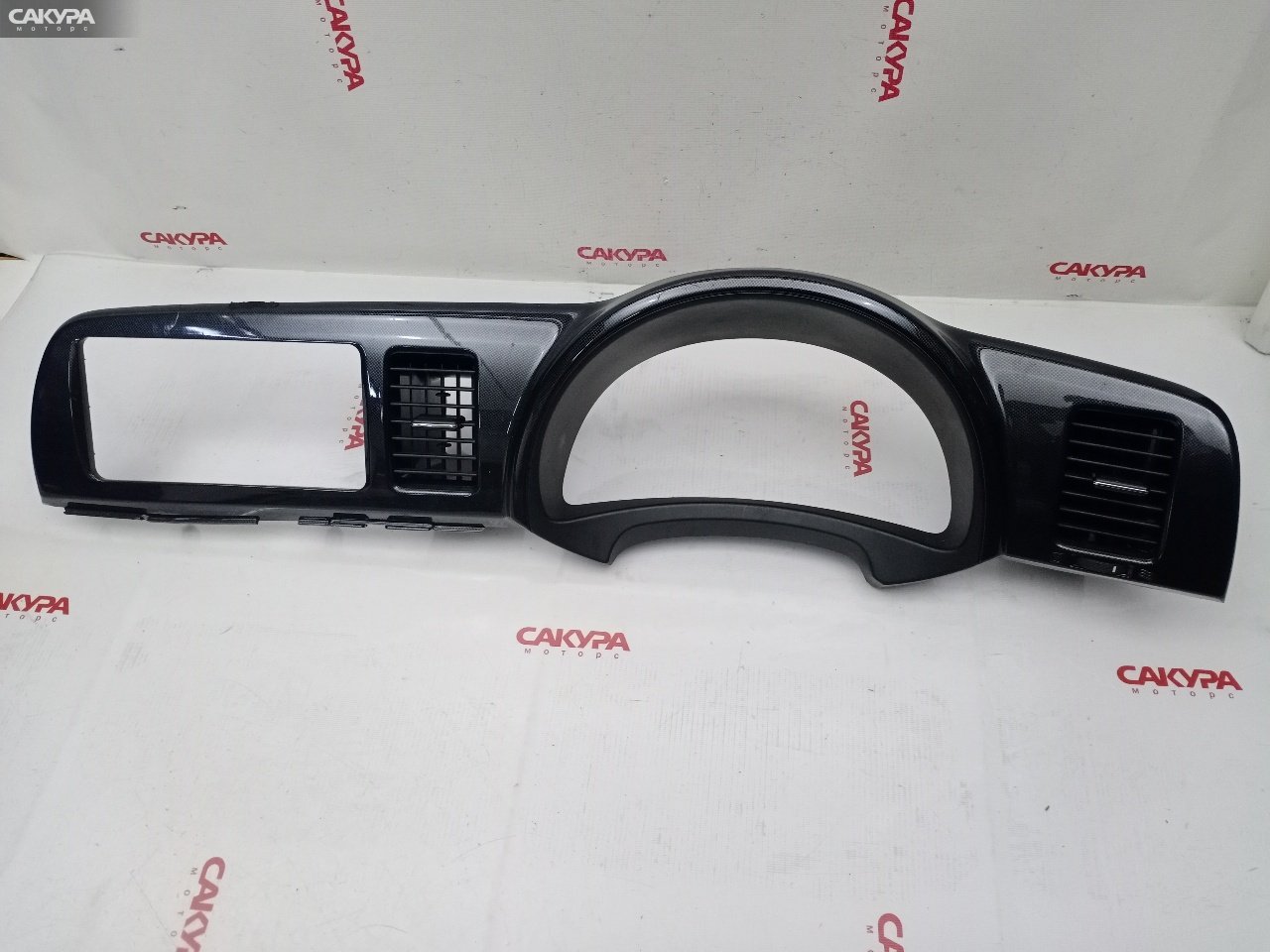 Рамка магнитолы Toyota Wish ZNE10G 1ZZ-FE: купить в Сакура Красноярск.