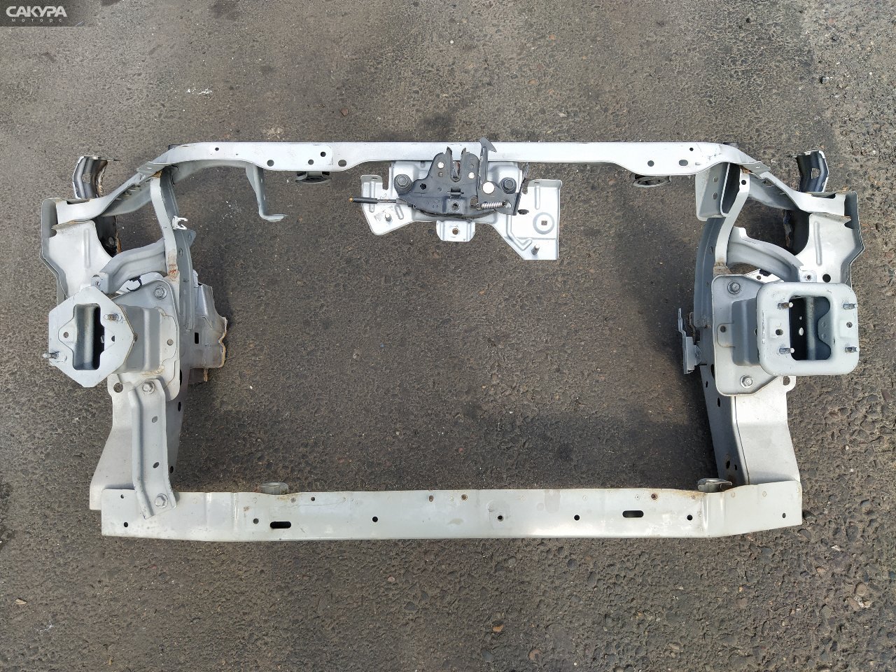 Рамка радиатора Nissan AD VY12 HR15DE: купить в Сакура Красноярск.