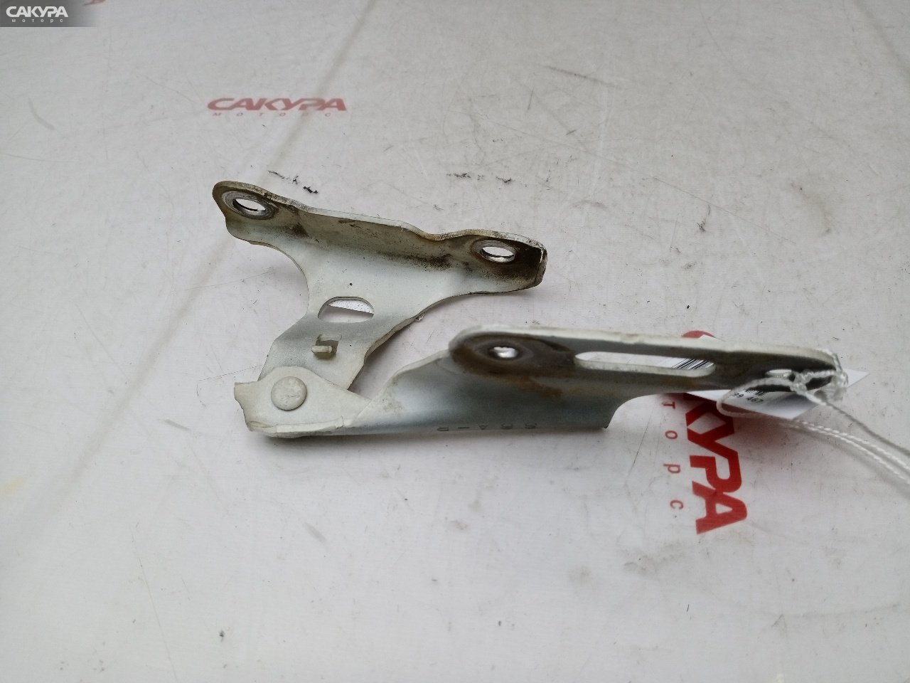 Кронштейн капота правый Honda Stream RN1 D17A: купить в Сакура Красноярск.