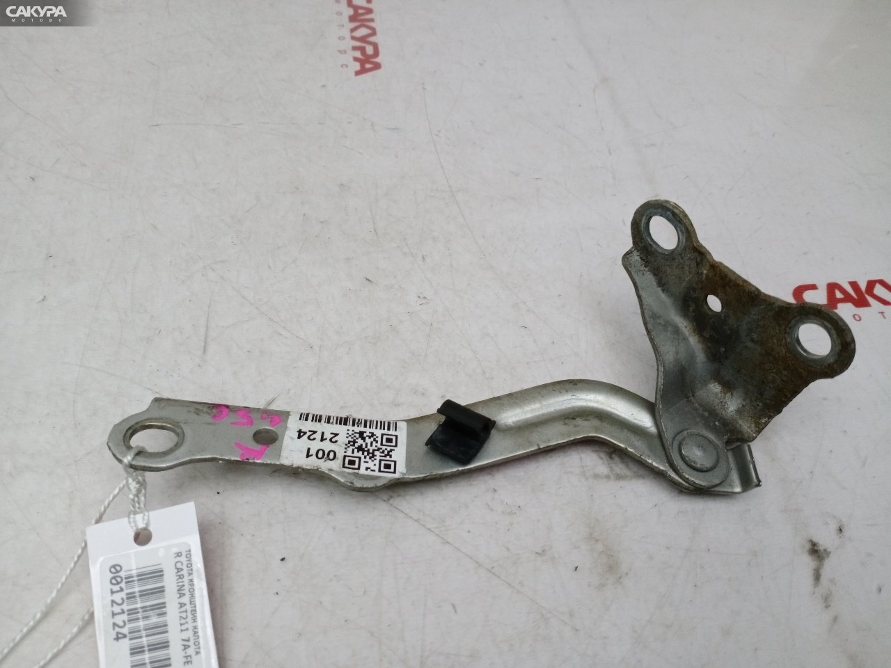 Кронштейн капота правый Toyota Carina AT211 7A-FE: купить в Сакура Красноярск.
