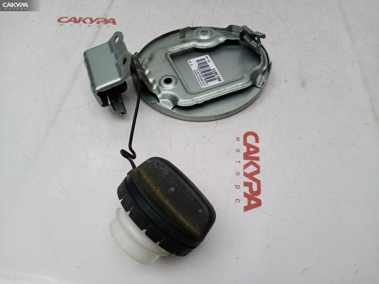 Лючок топливного бака Toyota Vitz KSP130 1KR-FE: купить в Сакура Красноярск.