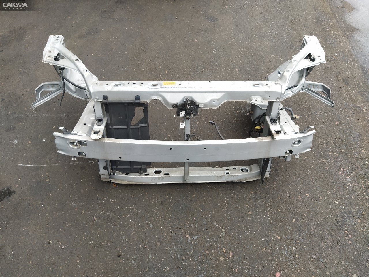 Рамка радиатора Toyota Platz NCP12 1NZ-FE: купить в Сакура Красноярск.