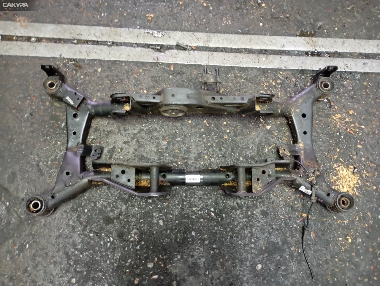 Балка поперечная задняя Nissan X-TRAIL NT30 QR20DE: купить в Сакура Красноярск.