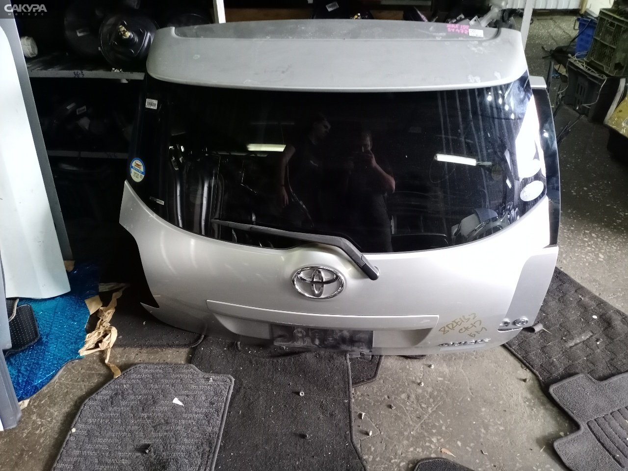 Дверь багажника Toyota Auris ZRE152 2ZR-FE: купить в Сакура Красноярск.