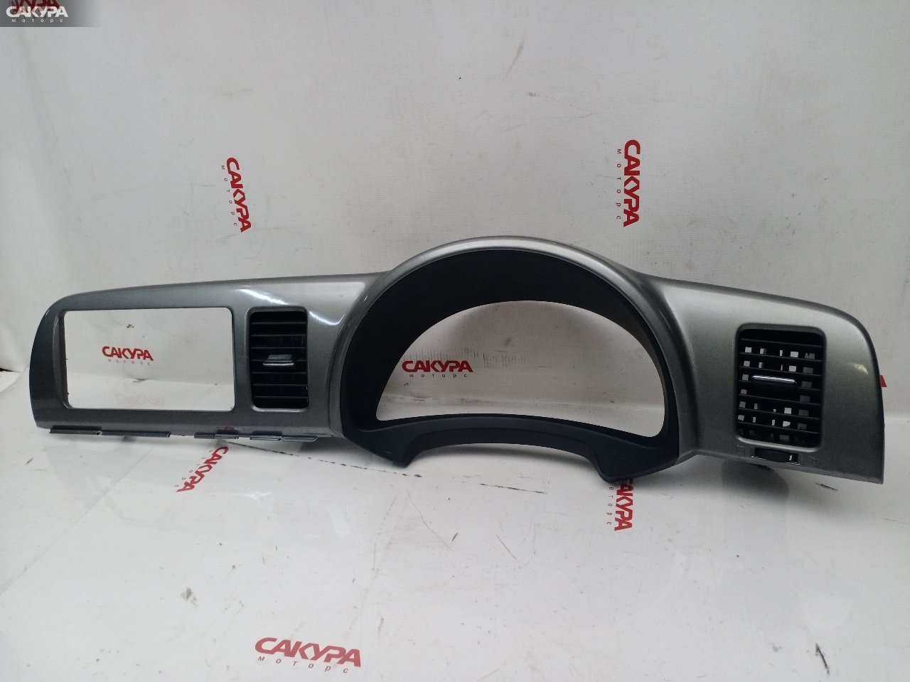 Рамка магнитолы Toyota Wish ZNE10G 1ZZ-FE: купить в Сакура Красноярск.