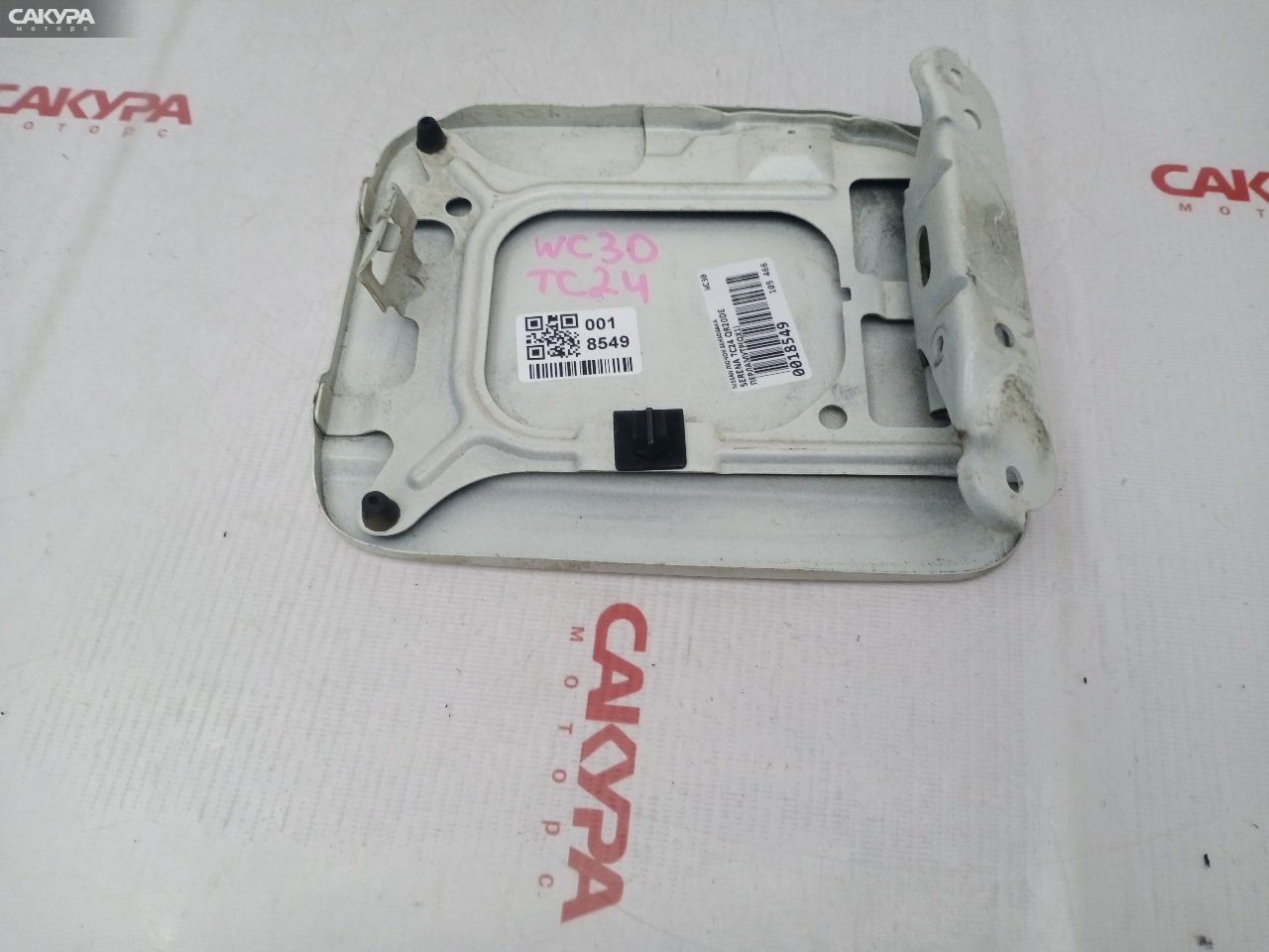 Лючок топливного бака Nissan Serena TC24 QR20DE: купить в Сакура Красноярск.