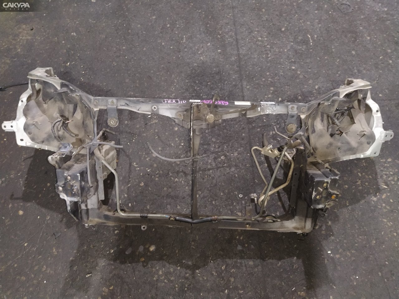 Рамка радиатора Toyota Mark II Blit JZX110W 1JZ-FSE: купить в Сакура Красноярск.