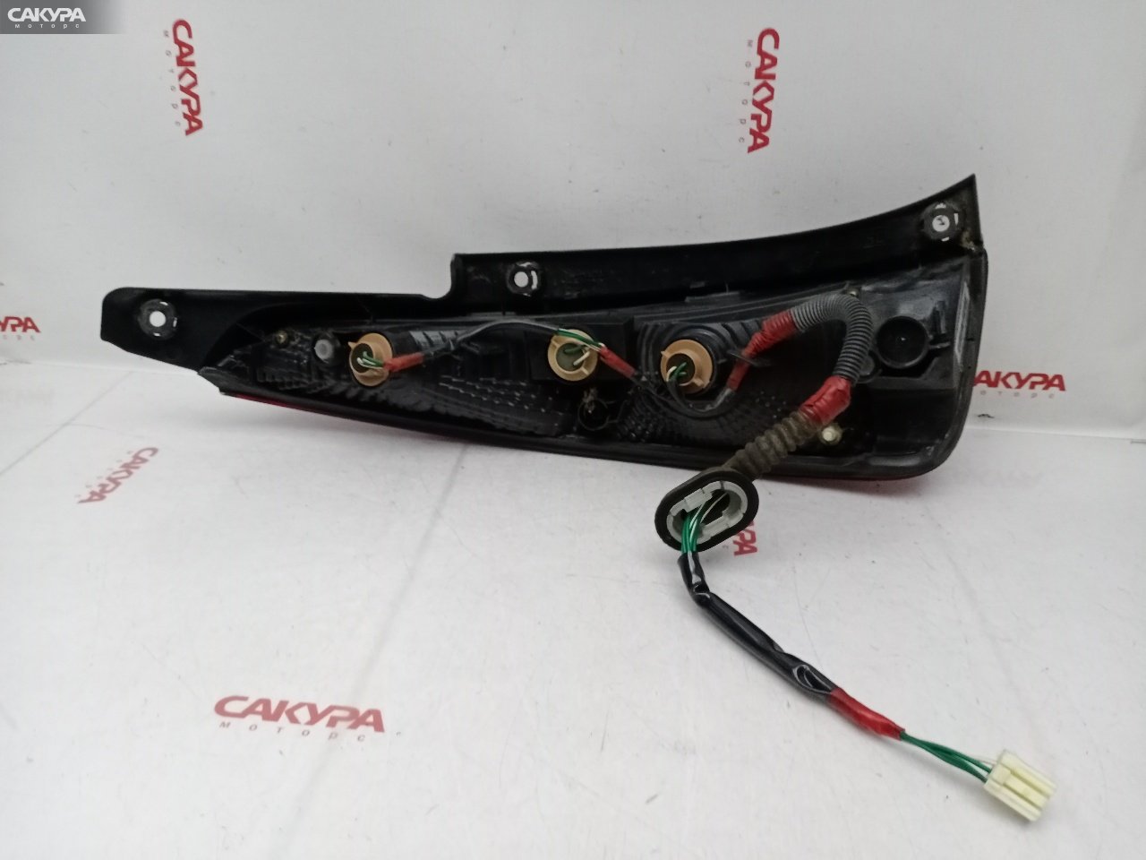 Фонарь стоп-сигнала правый Toyota Mark II Blit JZX110W 1JZ-FSE 22-316: купить в Сакура Красноярск.