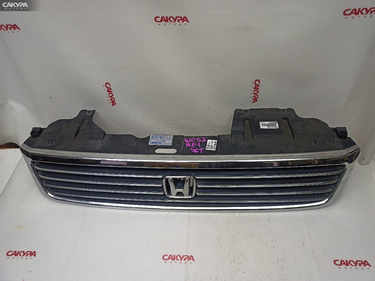 Решетка радиатора Honda Stepwgn RF1 B20B: купить в Сакура Красноярск.