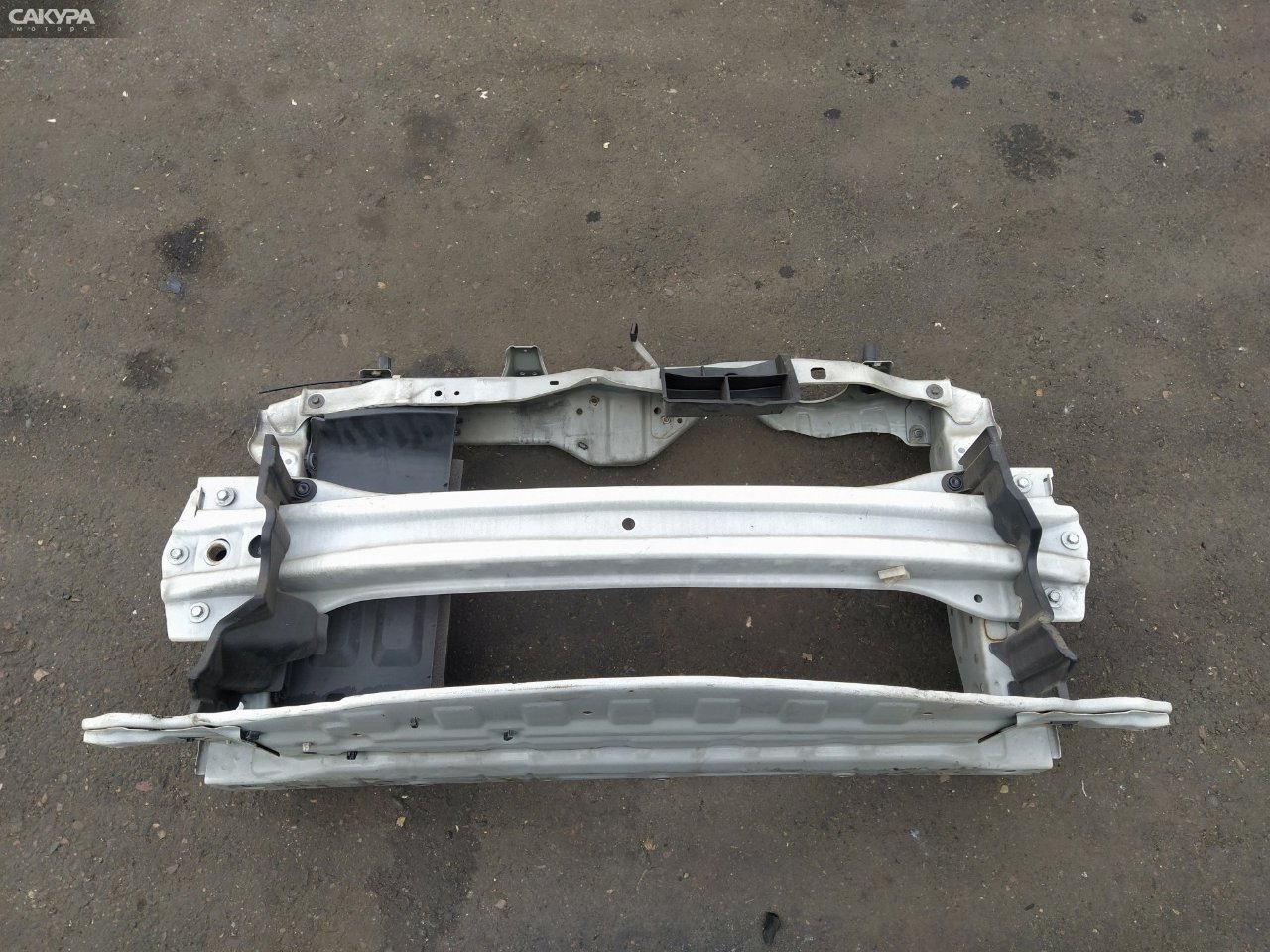 Рамка радиатора Honda FIT GK3 L13B: купить в Сакура Красноярск.