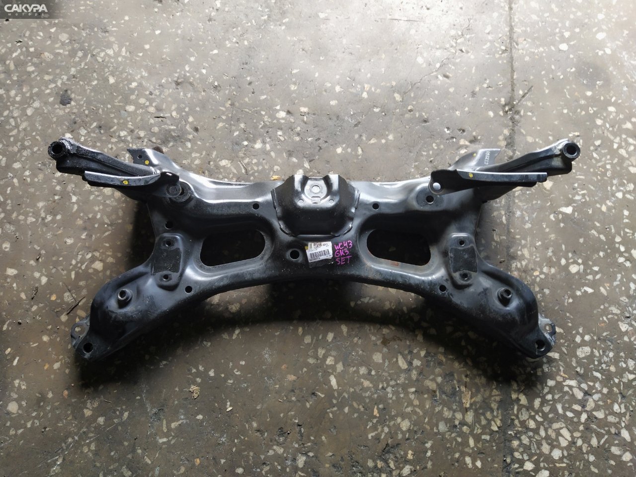 Балка поперечная передняя Honda FIT GK3 L13B: купить в Сакура Красноярск.