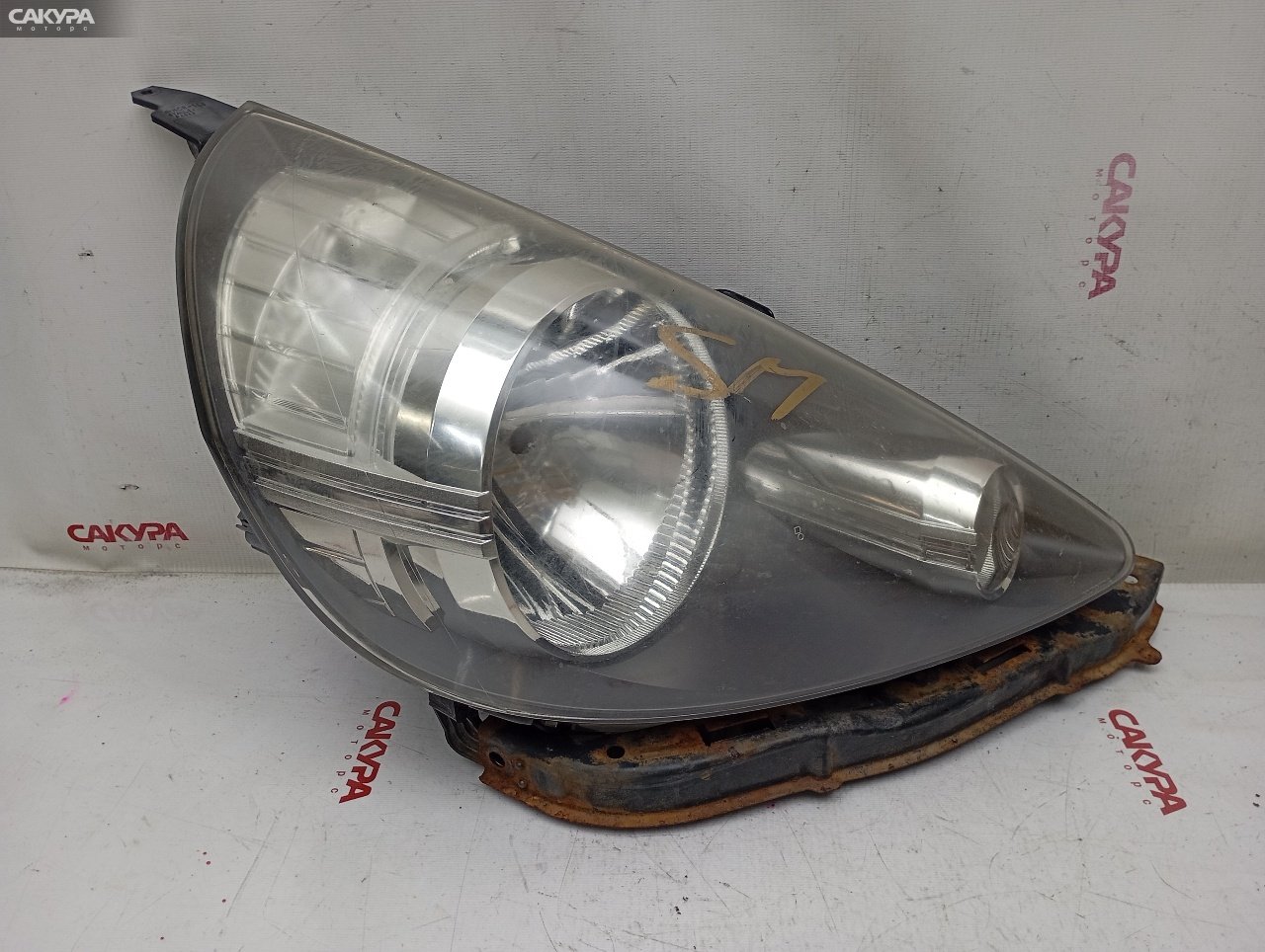 Фара правая Honda FIT GD1 L13A P4944: купить в Сакура Красноярск.