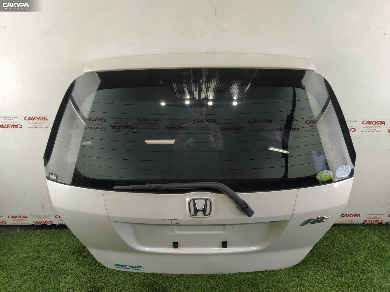 Дверь багажника Honda FIT GD1 L13A: купить в Сакура Красноярск.