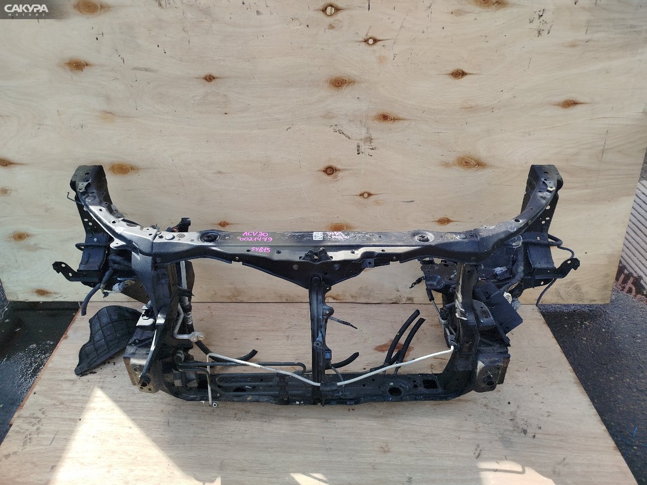 Рамка радиатора Toyota Harrier ACU30W 2AZ-FE: купить в Сакура Красноярск.