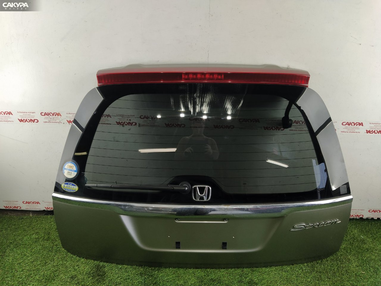Дверь багажника Honda Stream RN1 D17A: купить в Сакура Красноярск.