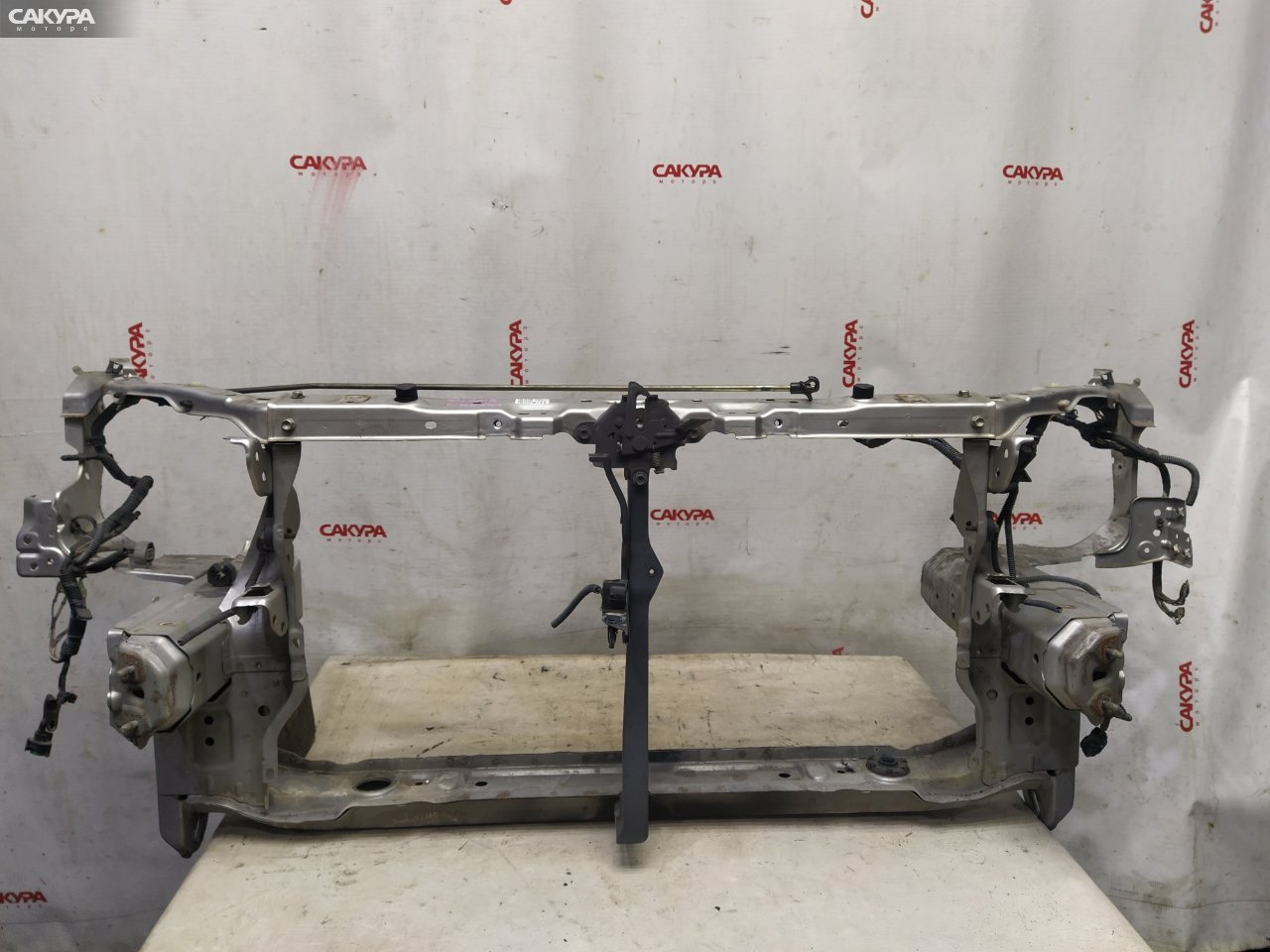 Рамка радиатора Toyota Corolla Axio NZE141 1NZ-FE: купить в Сакура Красноярск.