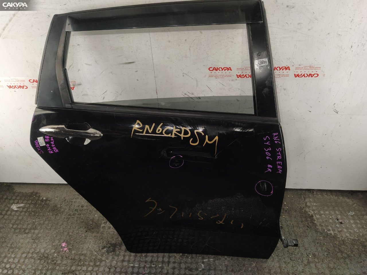 Дверь боковая задняя правая Honda Stream RN6 R18A: купить в Сакура Красноярск.