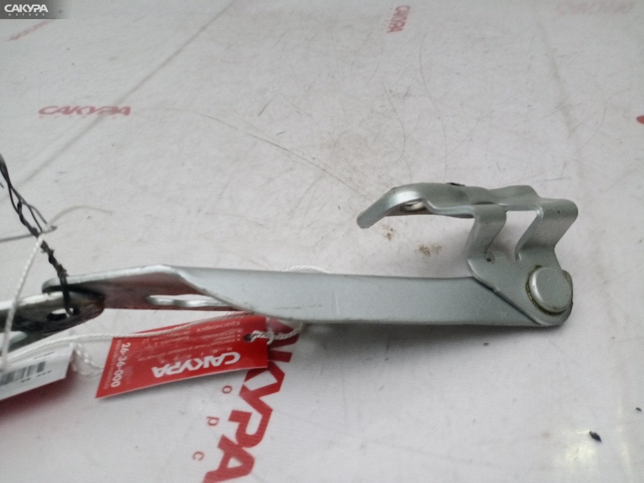 Кронштейн капота правый Honda Capa GA4 D15B: купить в Сакура Красноярск.