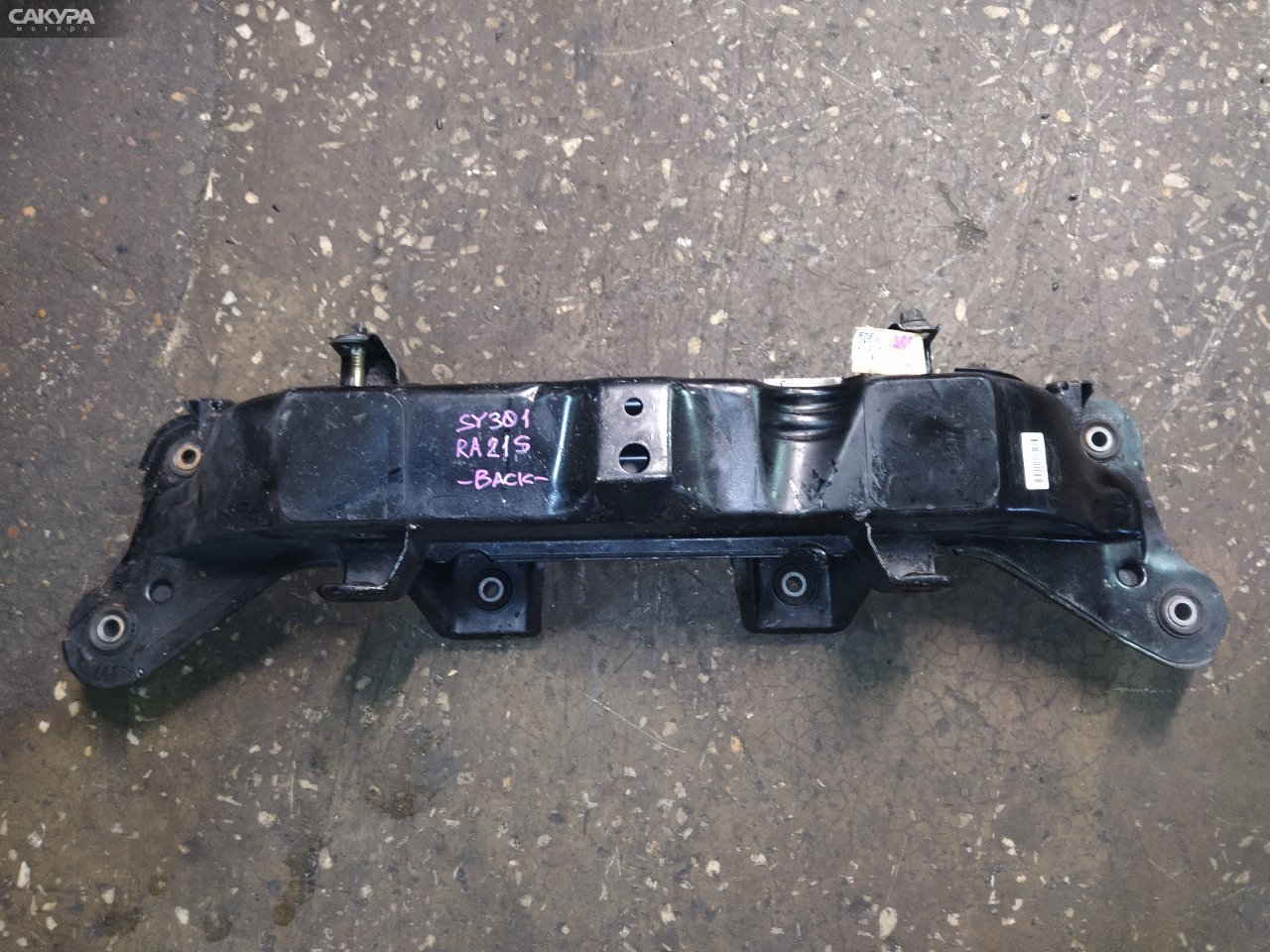 Балка поперечная задняя Suzuki Aerio RA21S M15A: купить в Сакура Красноярск.