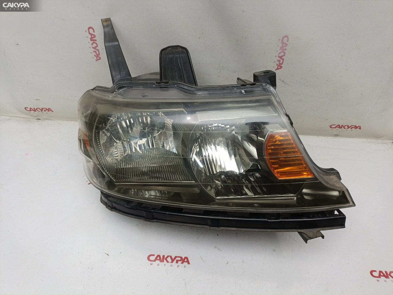 Фара правая Honda Stepwgn RF5 K20A P3589: купить в Сакура Красноярск.