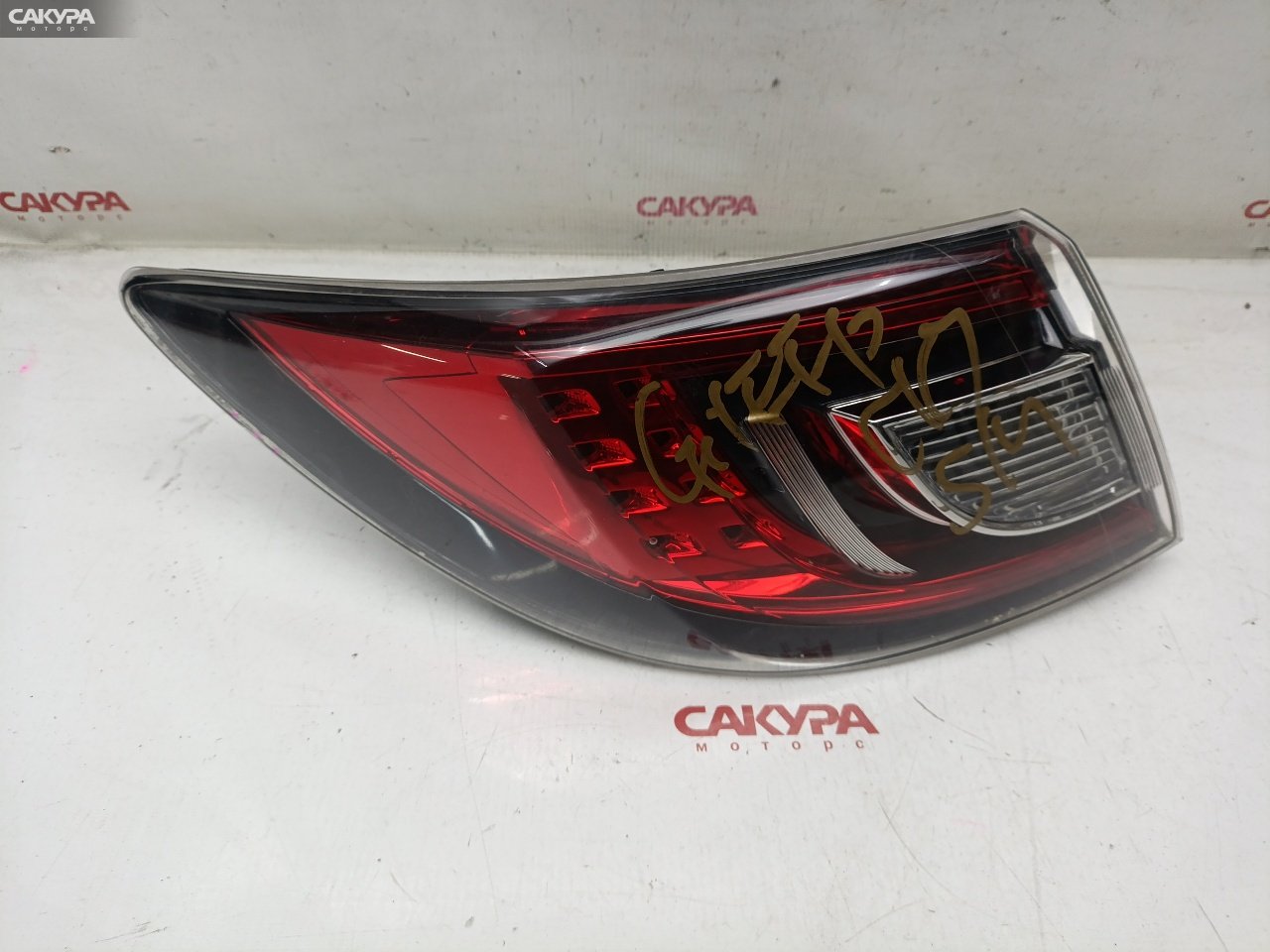 Фонарь стоп-сигнала левый Mazda Atenza GHEFP LF-VE 220-41055: купить в Сакура Красноярск.