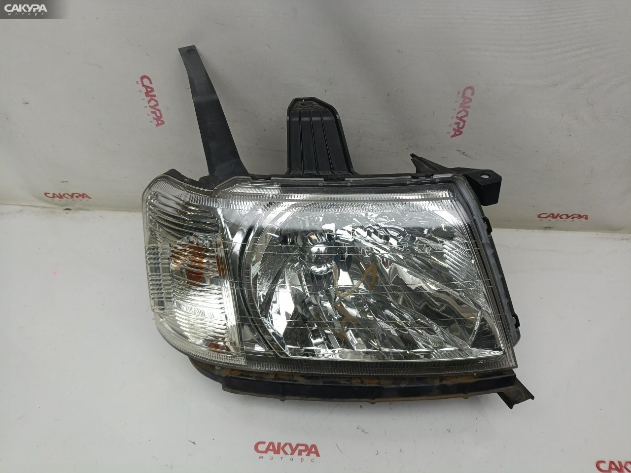 Фара правая Honda Stepwgn RF3 K20A P1441: купить в Сакура Красноярск.