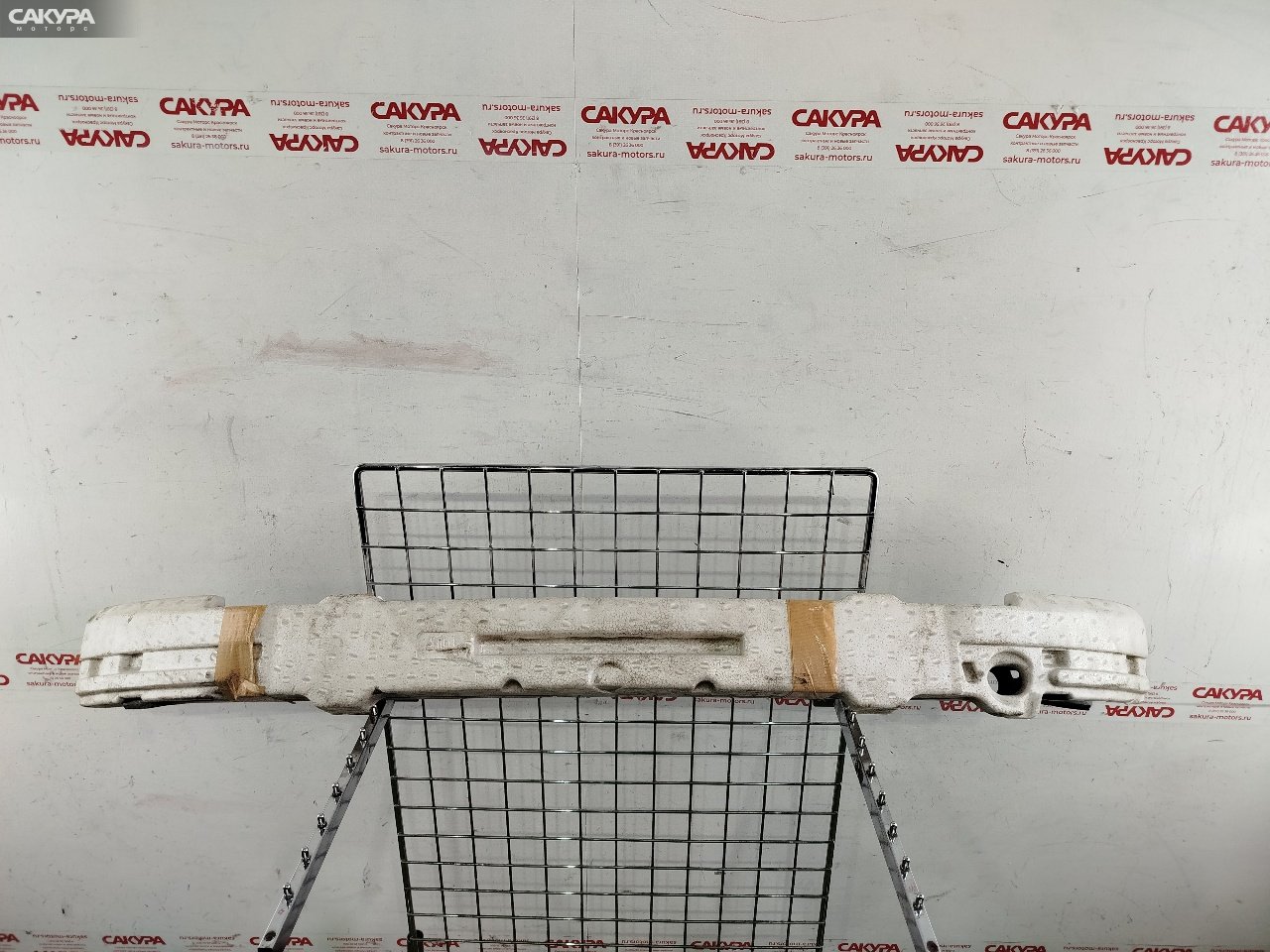 Усилитель бампера передний Toyota Vitz SCP10 1SZ-FE: купить в Сакура Красноярск.