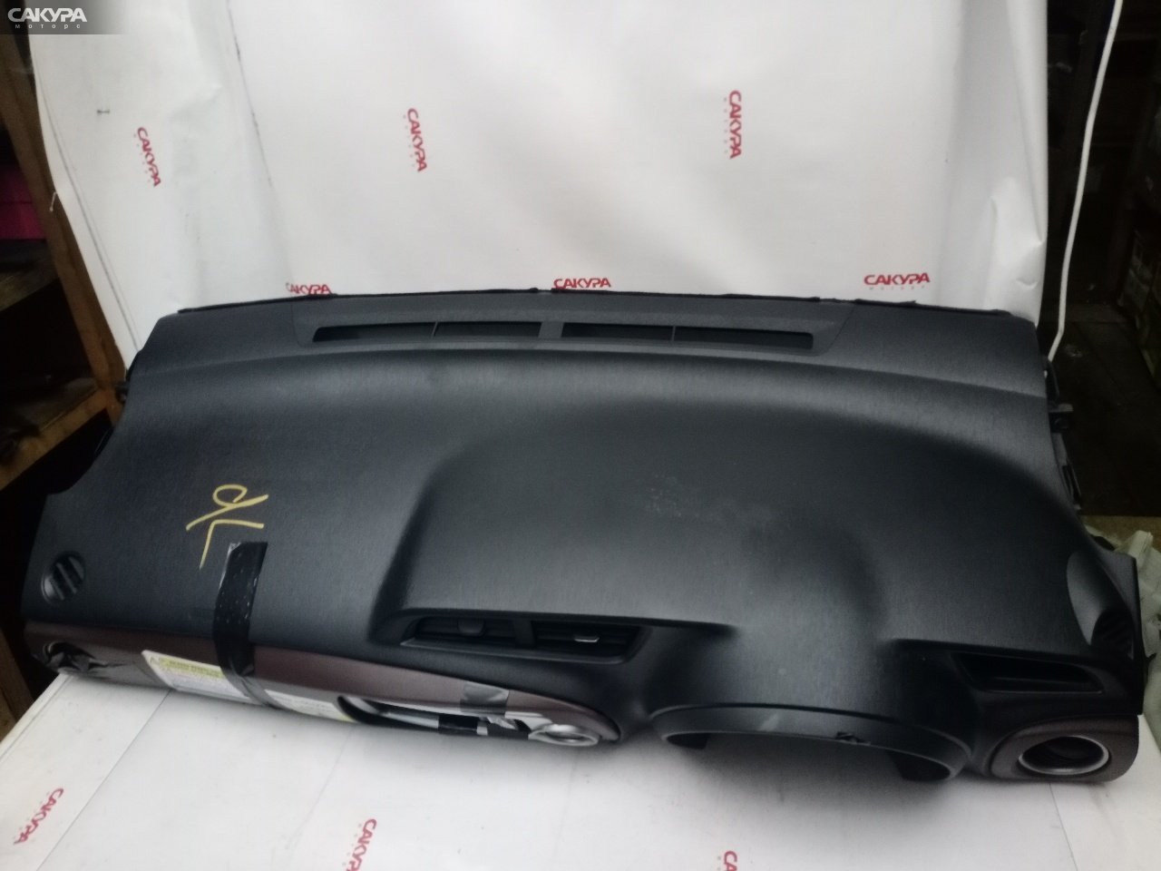 Панель передняя в салон Toyota Vitz KSP130 1KR-FE: купить в Сакура Красноярск.