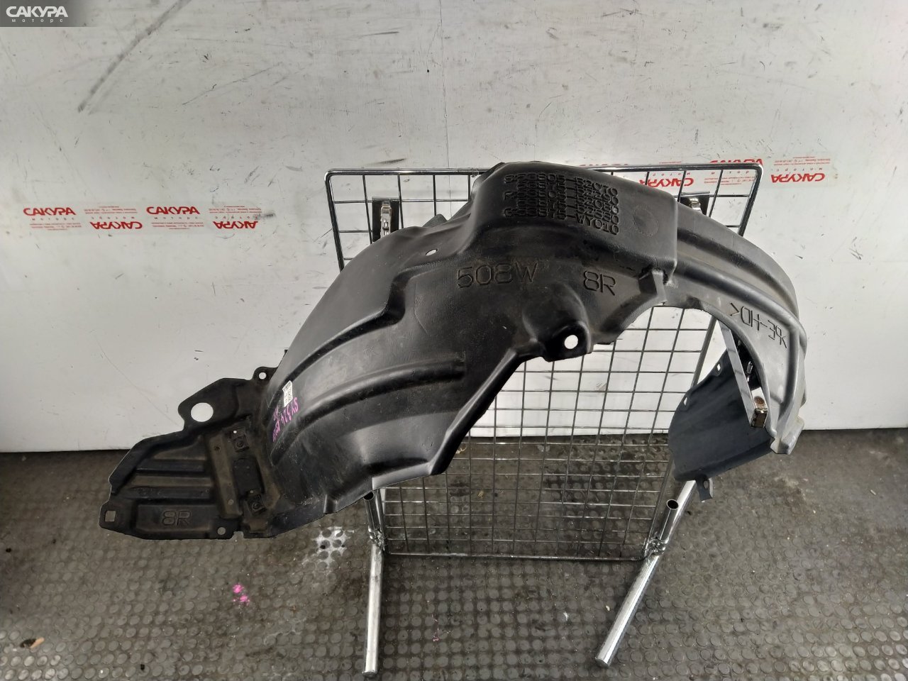 Подкрылок передний правый Toyota Vitz KSP130 1KR-FE: купить в Сакура Красноярск.
