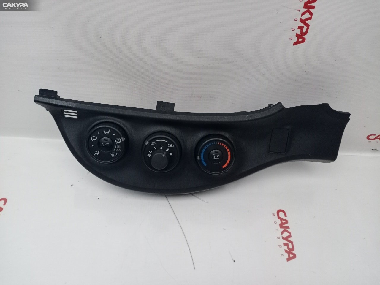 Блок управления климат-контролем Toyota Vitz NSP130 1NR-FE: купить в Сакура Красноярск.