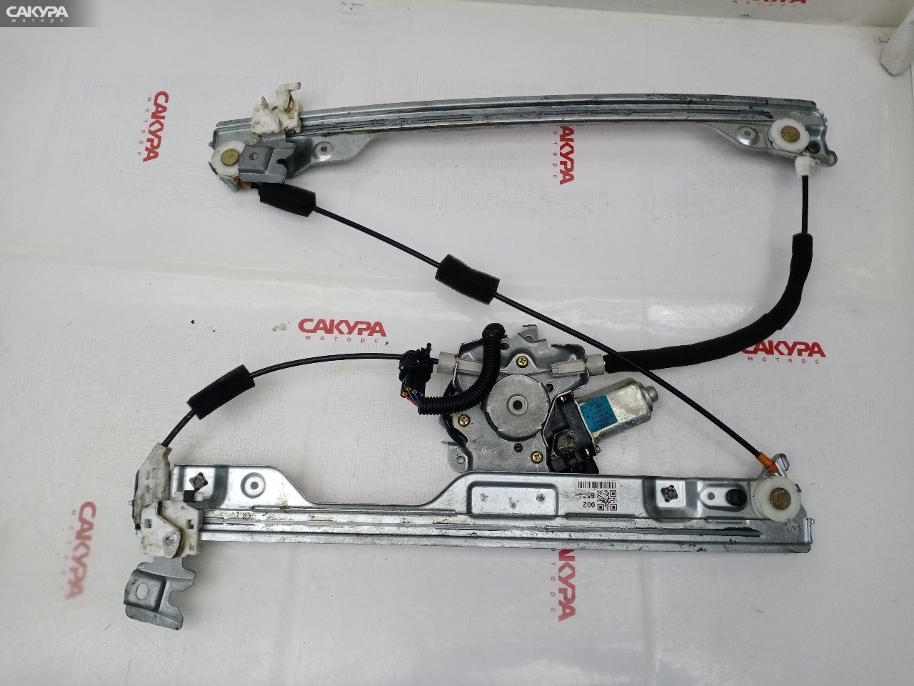 Стеклоподъемник передний правый Nissan Presage TU31 QR25DE: купить в Сакура Красноярск.