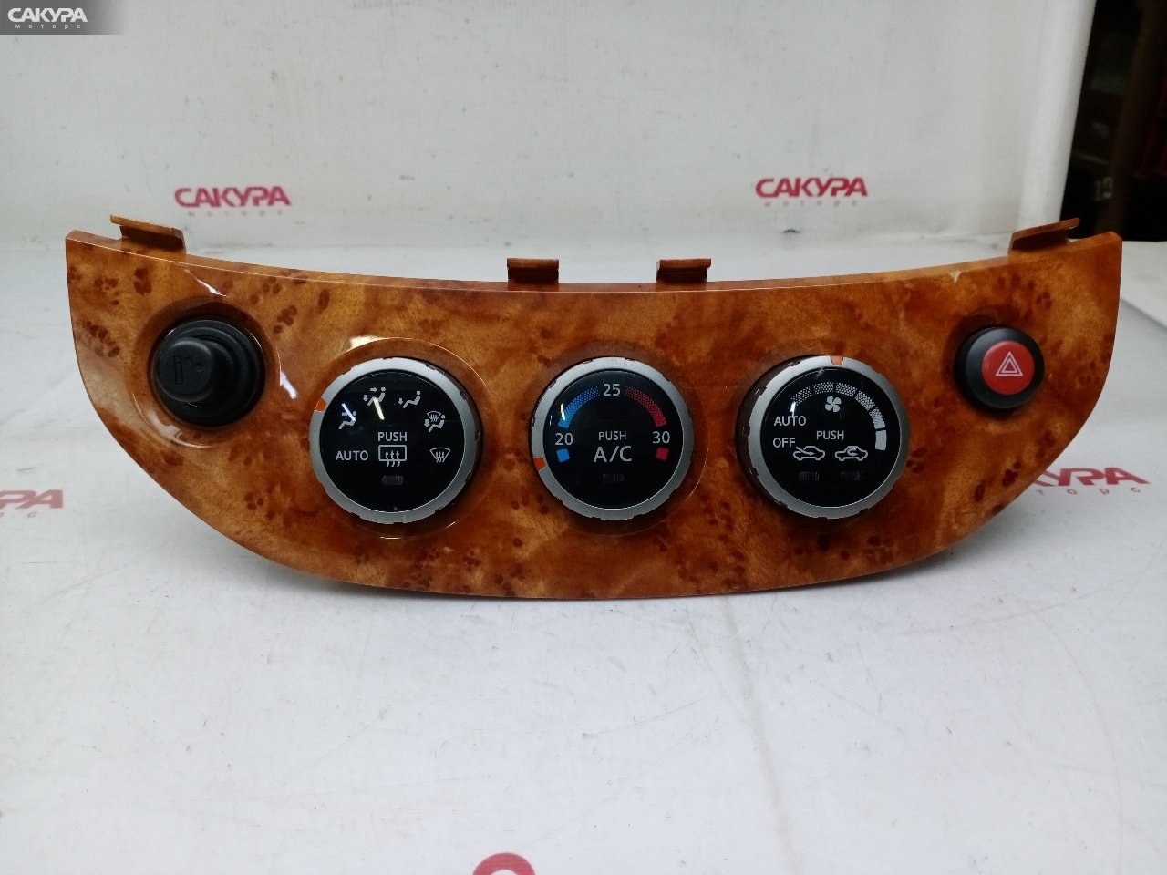 Блок управления климат-контролем Nissan Serena TC24 QR20DE: купить в Сакура Красноярск.