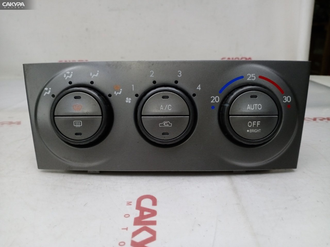 Блок управления климат-контролем Subaru Forester SG5 EJ202: купить в Сакура Красноярск.