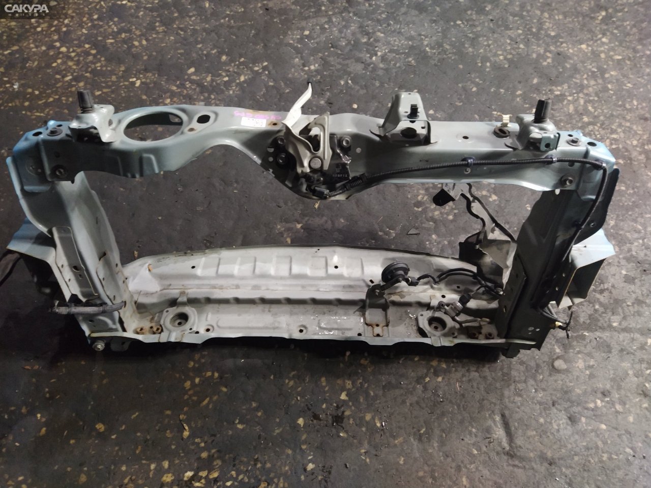 Рамка радиатора Honda FIT GP5 LEB: купить в Сакура Красноярск.