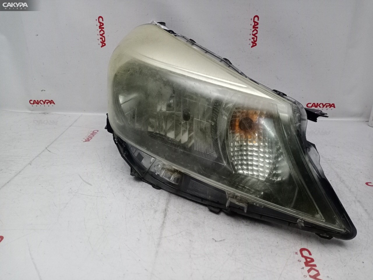 Фара правая Toyota Vitz NSP135 1NR-FE 52-233: купить в Сакура Красноярск.