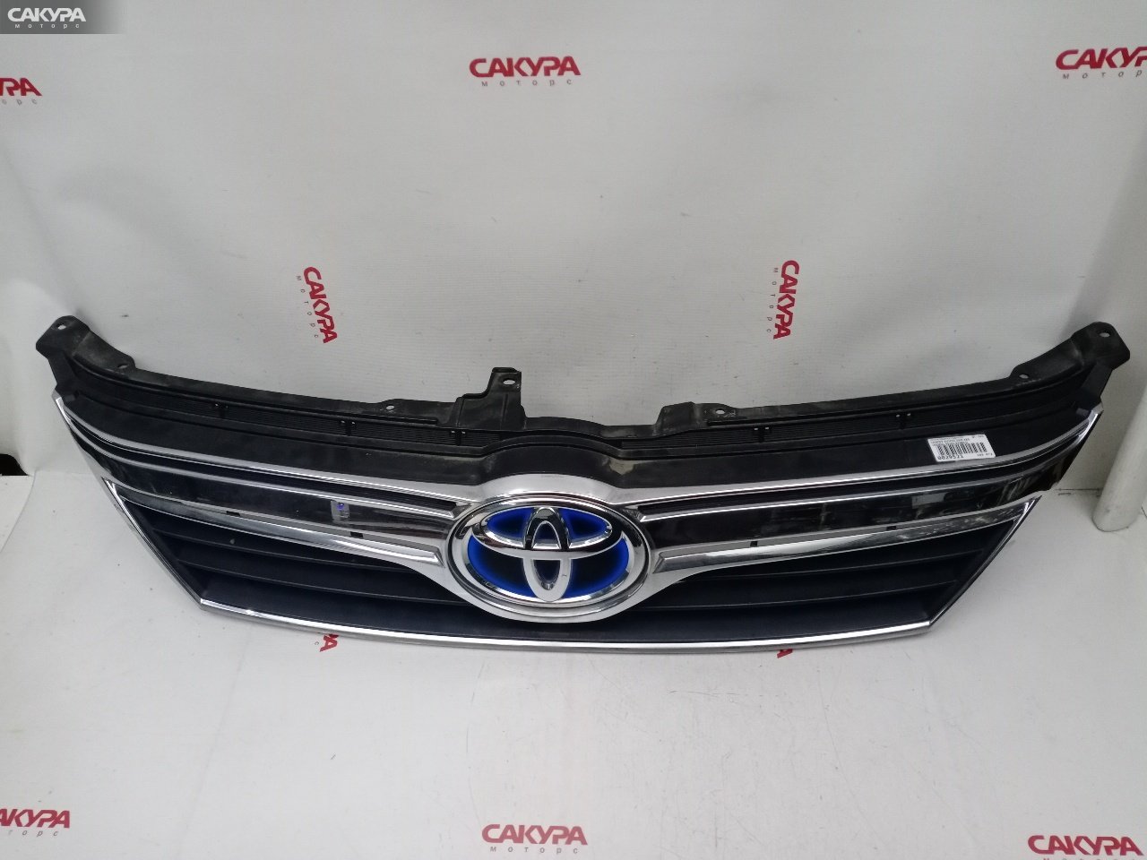 Решетка радиатора Toyota Camry AVV50 2AR-FXE: купить в Сакура Красноярск.