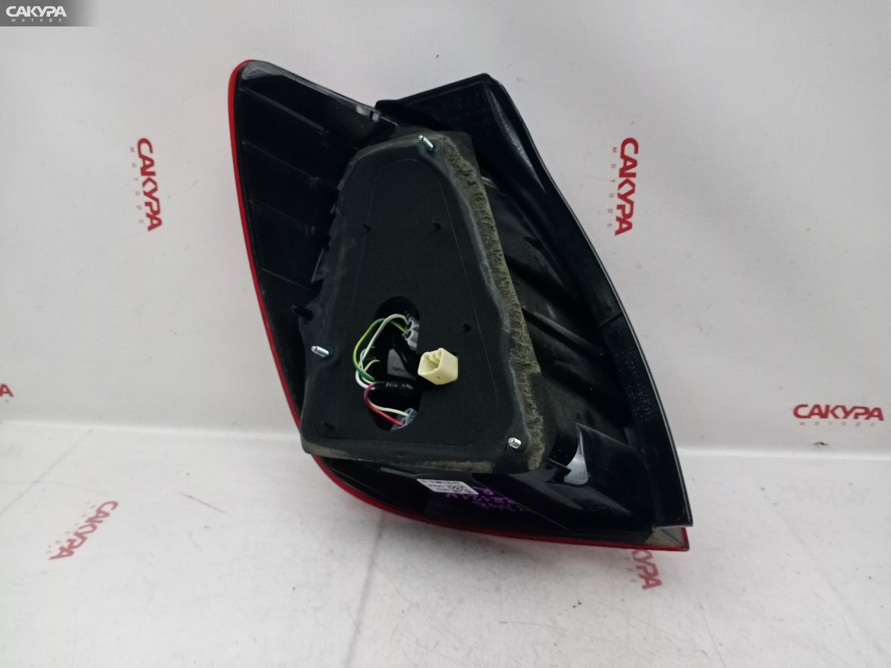 Фонарь стоп-сигнала правый Toyota Corolla Spacio NZE121N 1NZ-FE 13-85: купить в Сакура Красноярск.