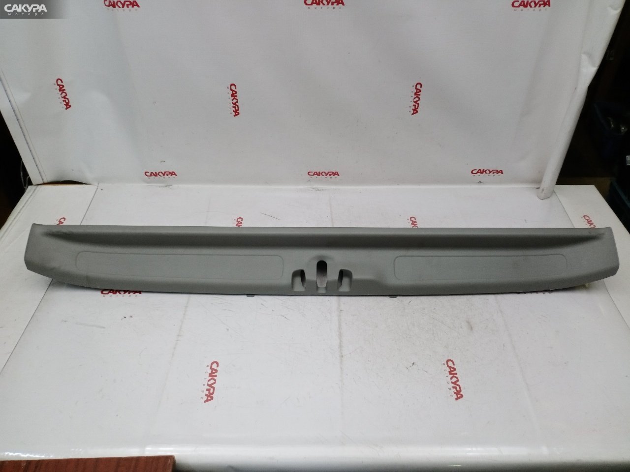 Обшивка багажника нижняя задняя Honda Stepwgn RP1 L15B: купить в Сакура Красноярск.