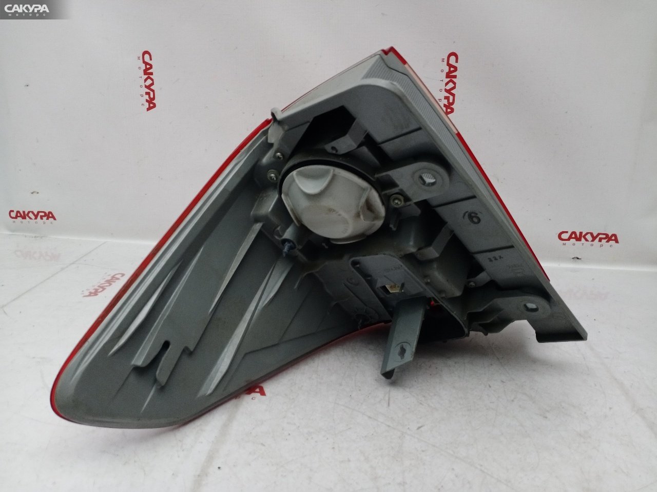 Фонарь стоп-сигнала правый Toyota Alphard ANH20W 58-26: купить в Сакура Красноярск.